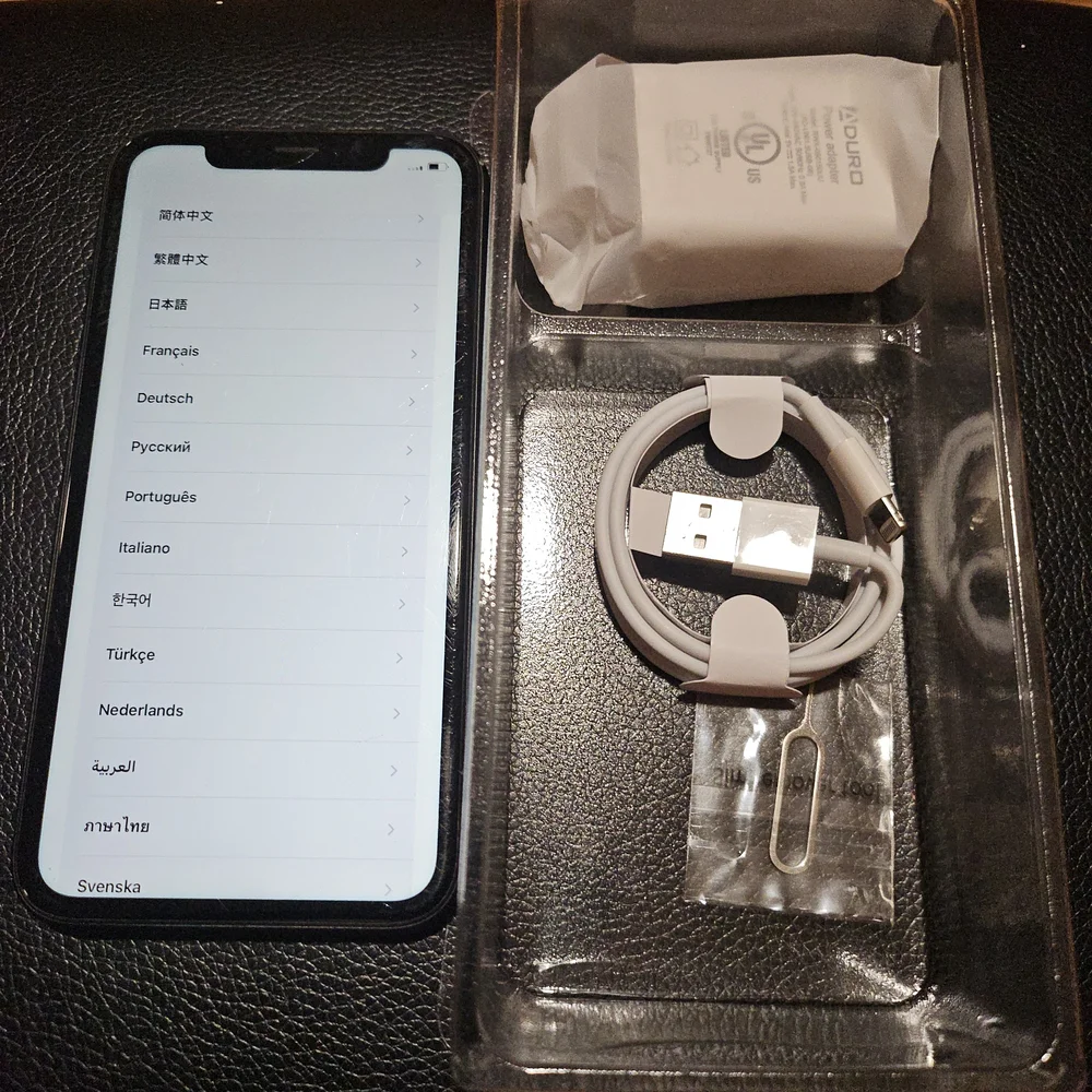 Apple iPhone XR 128GB - Sleek Black